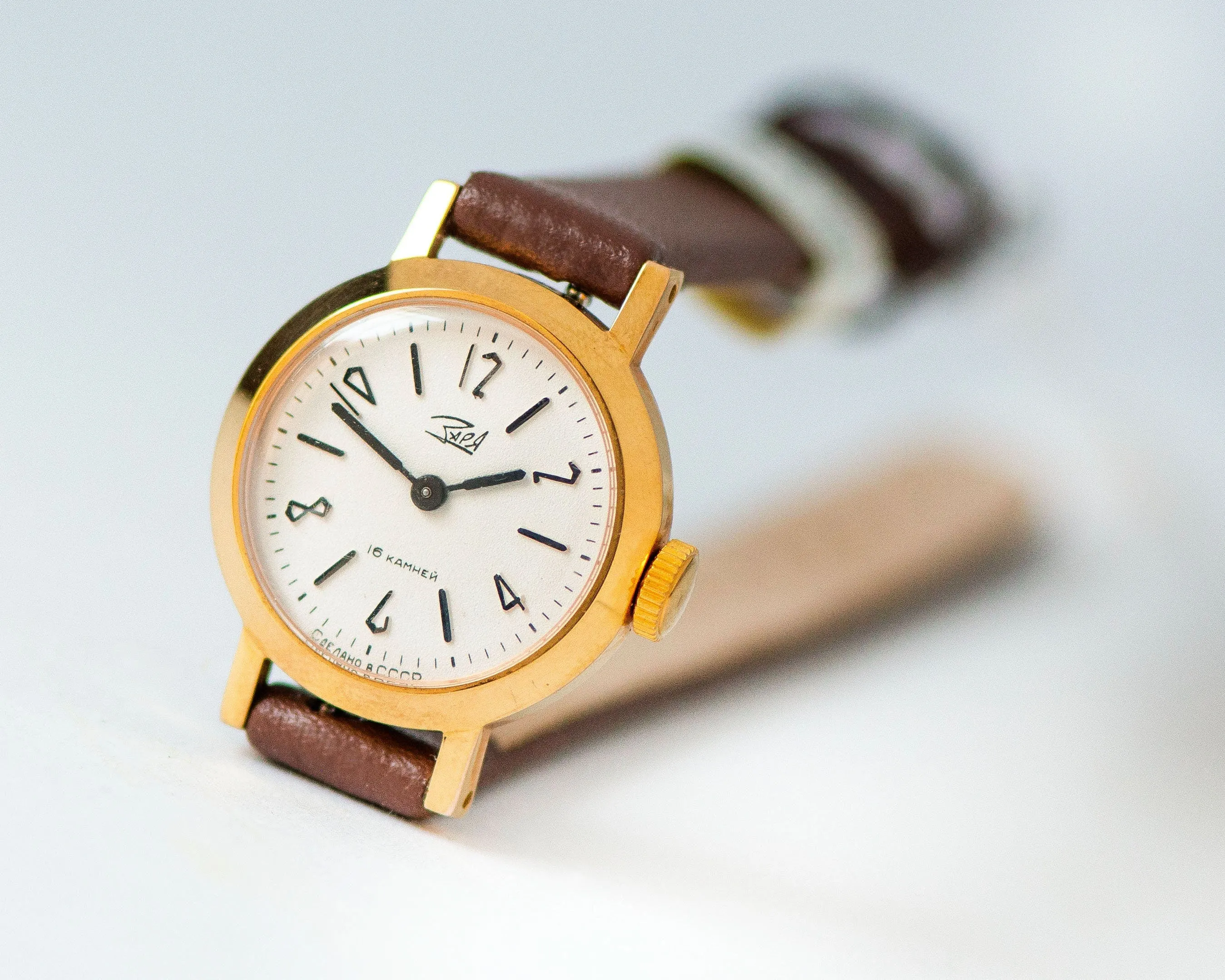 Unused women watch vintage classic Dawn, gold plated lady watch minimalist, shockproof lady watch jewelry gift, new premium leather strap