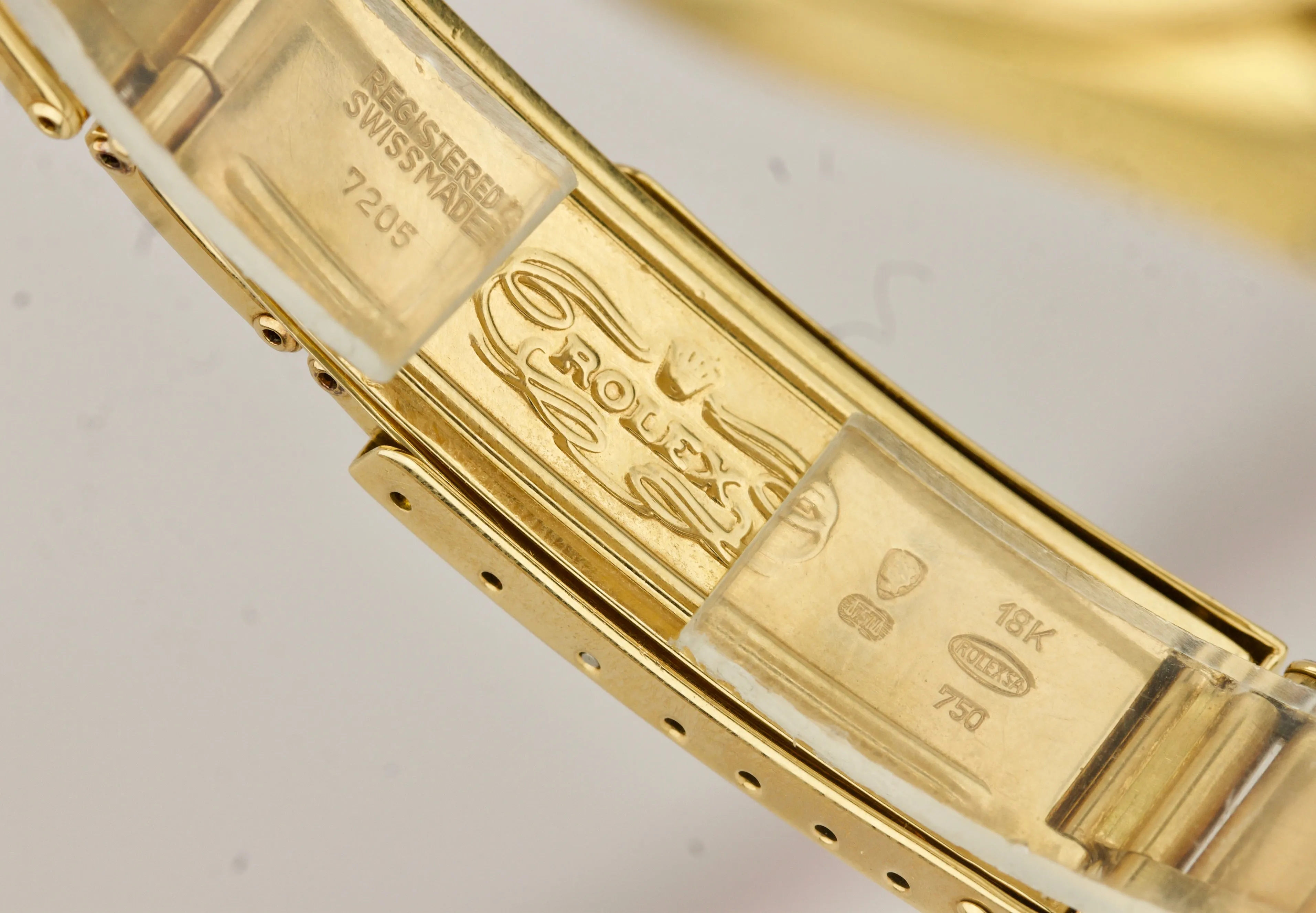 Vintage Rolex Daytona Cosmograph 6265 Black 37mm 18K Yellow Gold Oyster Watch