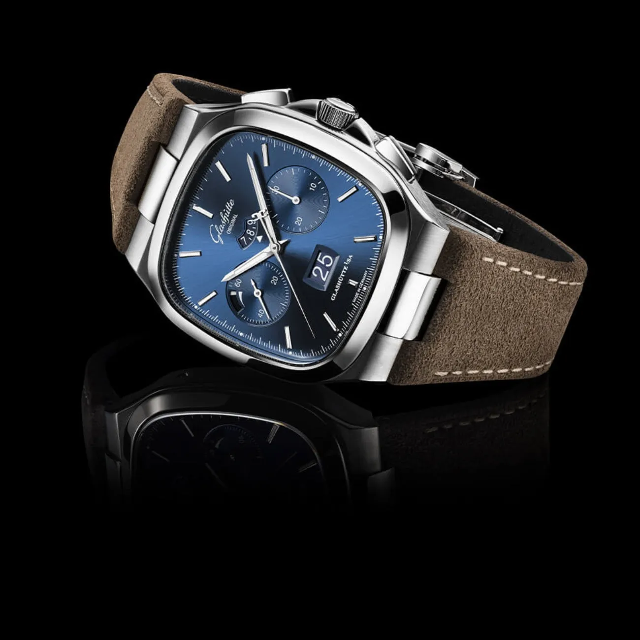 VINTAGE SEVENTIES CHRONOGRAPH PANORAMA DATE