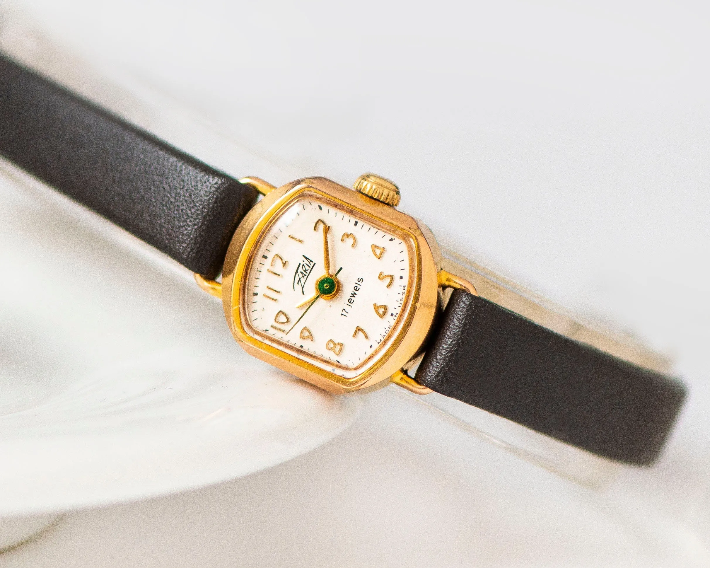 Vintage women's watch gold plated Dawn, lady wristwatch retro jewelry gift, limited edition lady watch simple, new premium leather strap